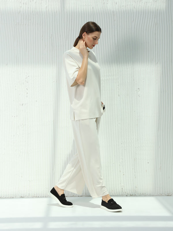 Comfortable casual outfit beige color