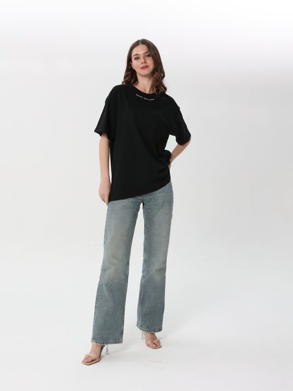 Oversized T-shirt with embroidered collar | T-shirt | W DE MODA