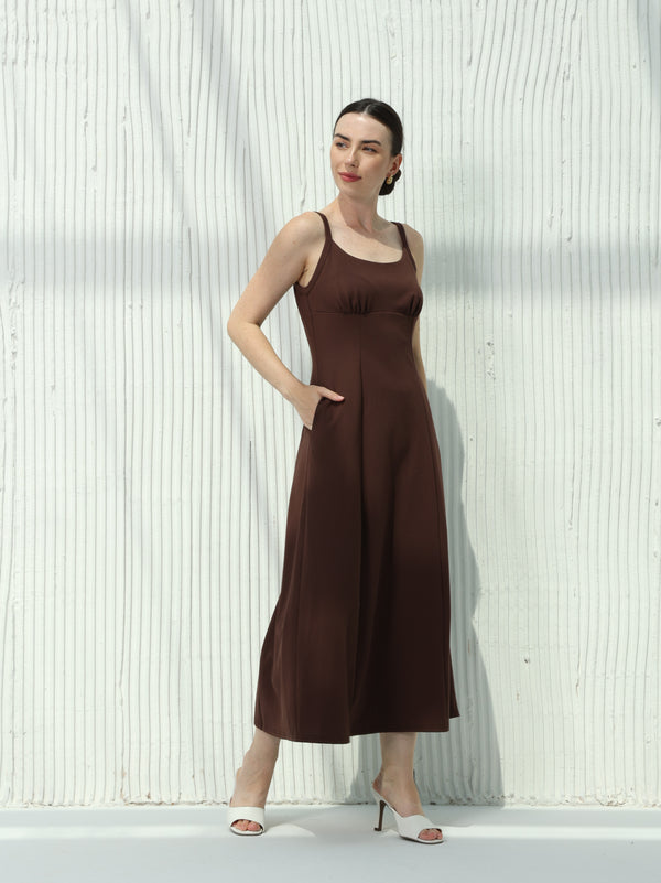 Brown sleeveless dress with hidden pockets