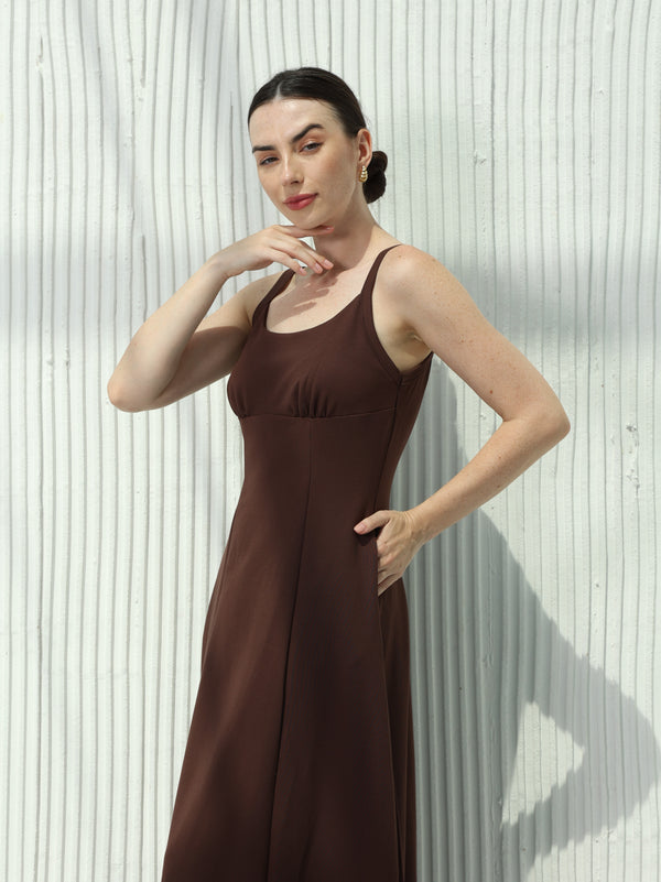 Brown sleeveless dress with hidden pockets