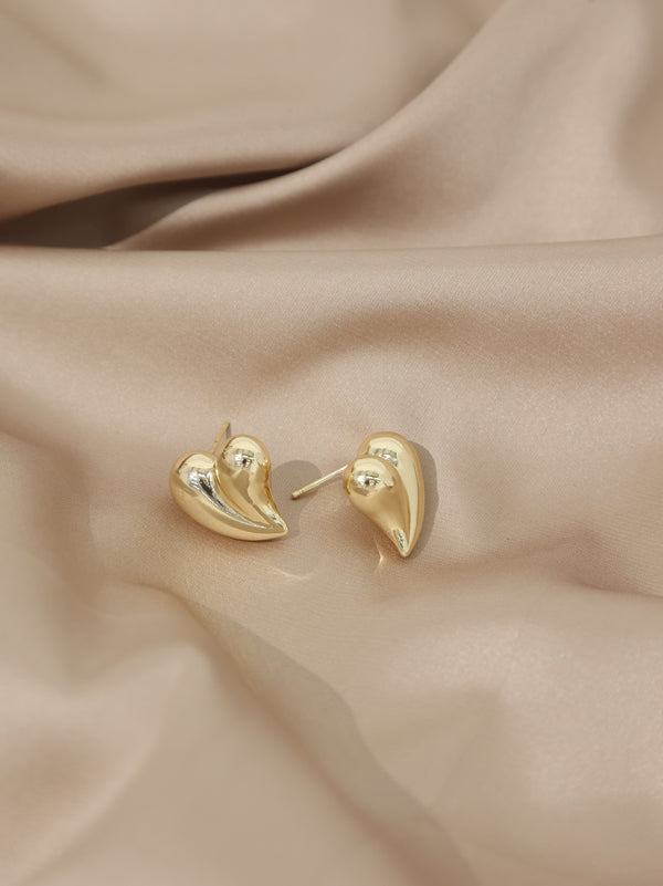Metal heart slanted earrings