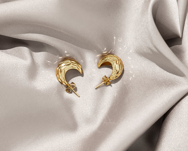 Geometric design round earrings