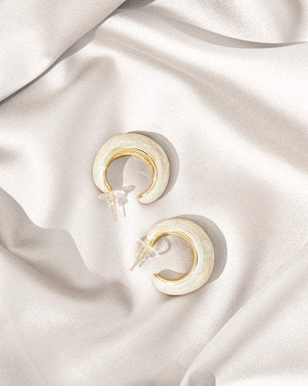 Lvory pearl drop earrings | Earrings | W DE MODA