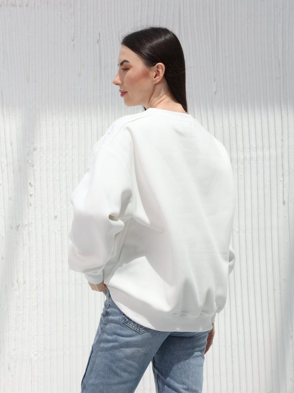 Free size winter T-shirt with embroidered writing in White
