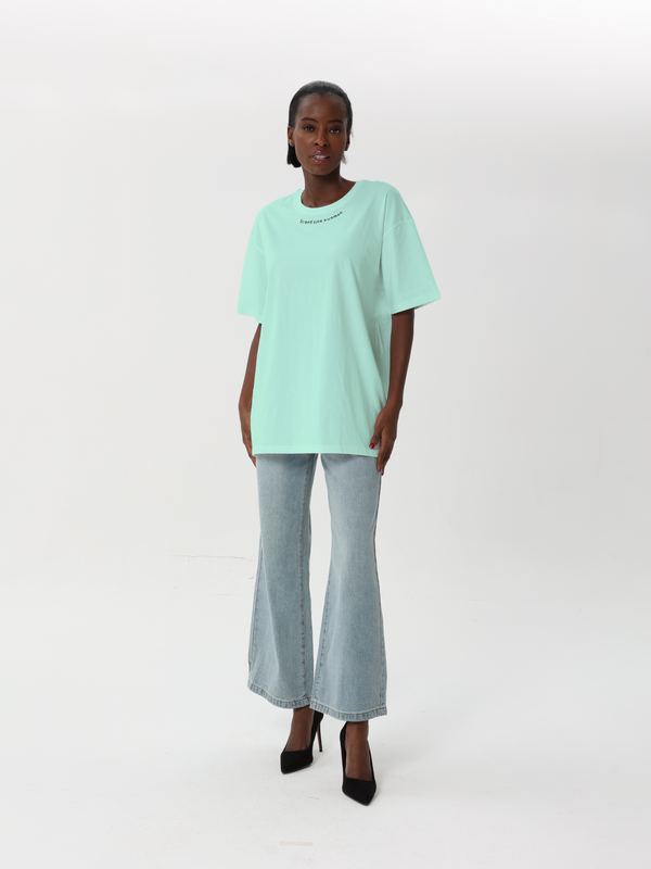 Oversized T-shirt with embroidered collar | T-shirt | W DE MODA