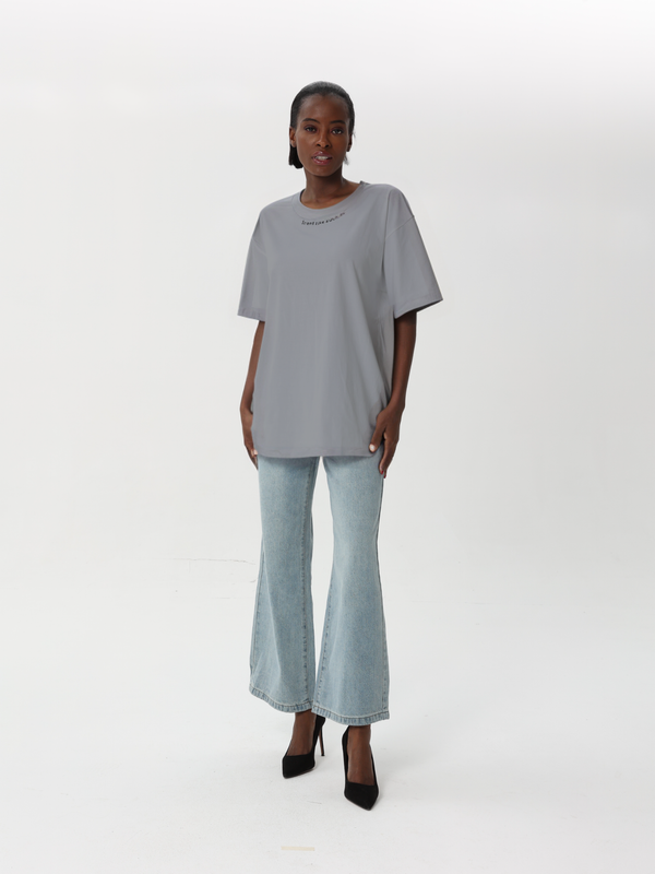Oversized T-shirt with embroidered collar | T-shirt | W DE MODA