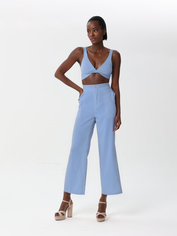 Two-piece set in solid color linen and a cropped blouse | set | W DE MODA