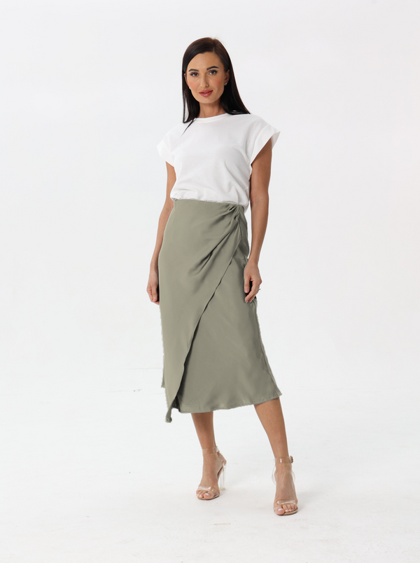 Side-pleated silk skirt with thigh slit | skirt | W DE MODA