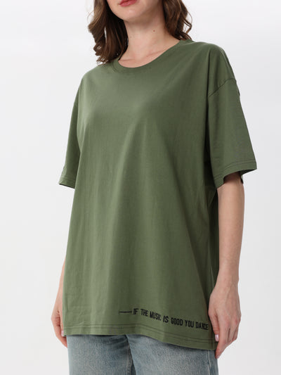 Free size T-shirt with embroidery at the bottom