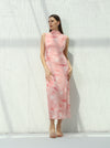 High neck pink dress with slit at the waist | W DE MODA