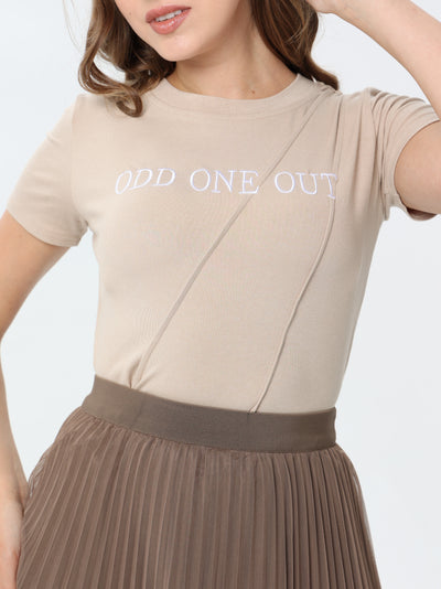 Short-sleeved embroidered T-shirt