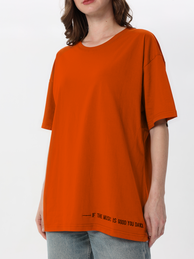 Free size T-shirt with embroidery at the bottom