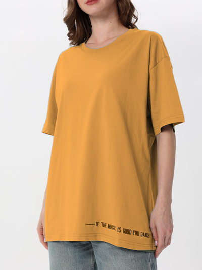 Free size T-shirt with embroidery at the bottom